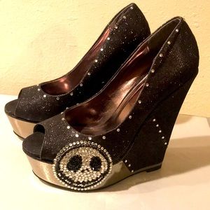 Never worn women’s custom designed 6” Jack  shoes